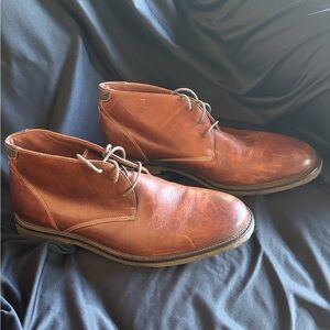 Johnston & Murphy Rich Tan Chukka Boots